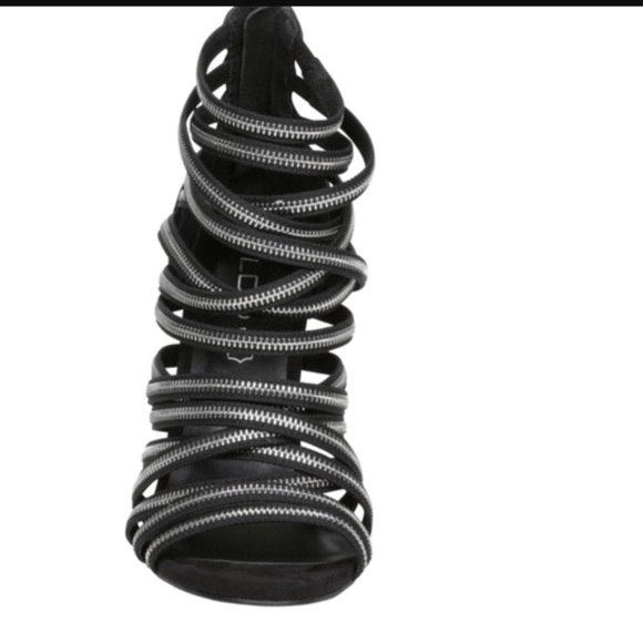 SOLD Aldo Heels Zipper Design - Picture 6 of 6